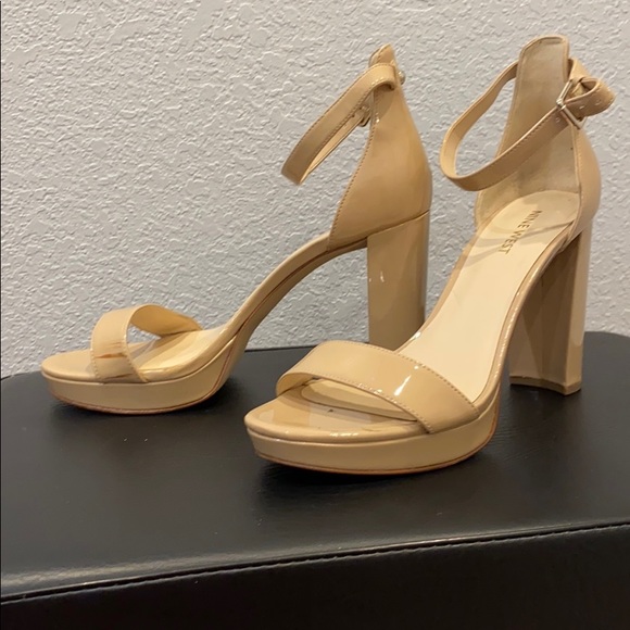 Size 8 & 12 in Women cream High heels - Picture 5 of 8